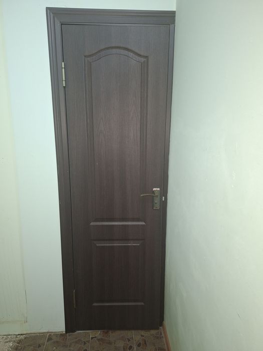 Продам 2 двери разные.