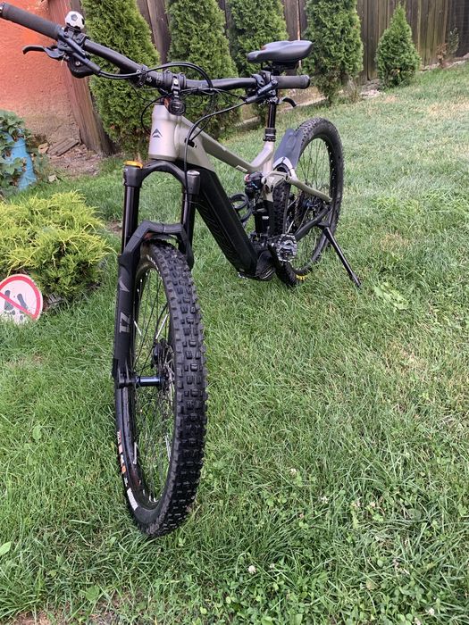 Bicicleta electrica Merida  700