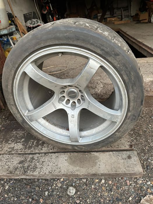 Продам 2 лиска с резиной R18