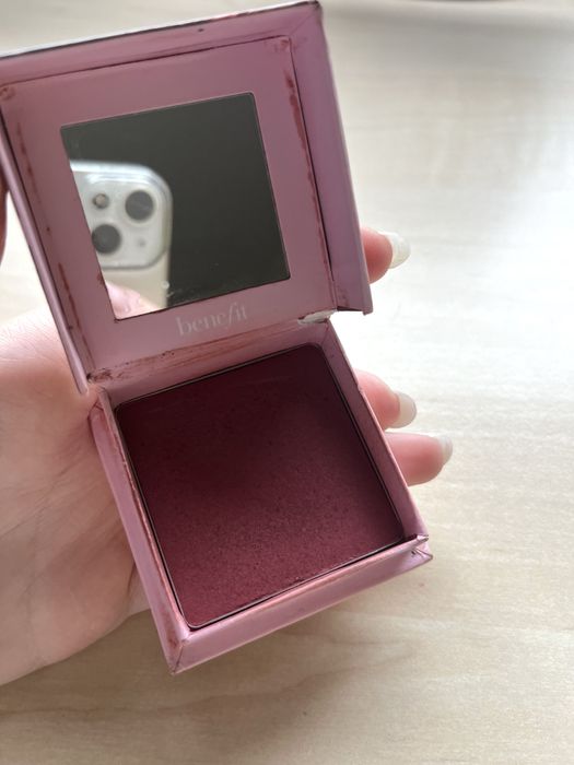 Руж и хайлайтър на Benefit Cosmetics