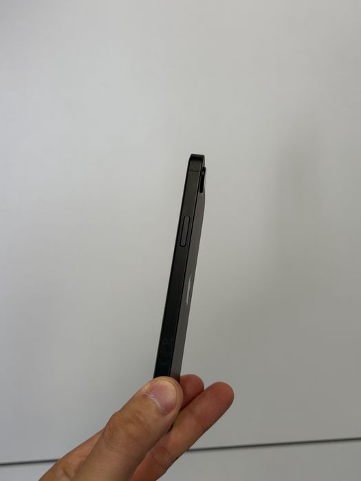 iPhone 16e - 58 цикъла