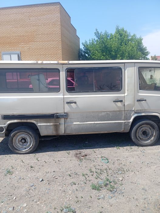 Продам автомобиль Мерседес МБ 100 Д