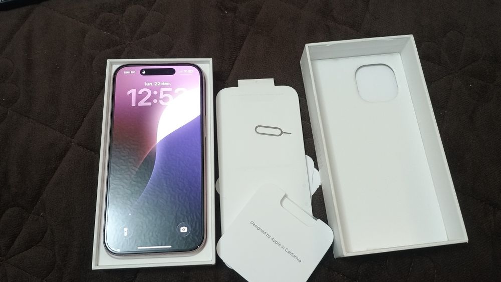 Vând iPhone 15 128 GB