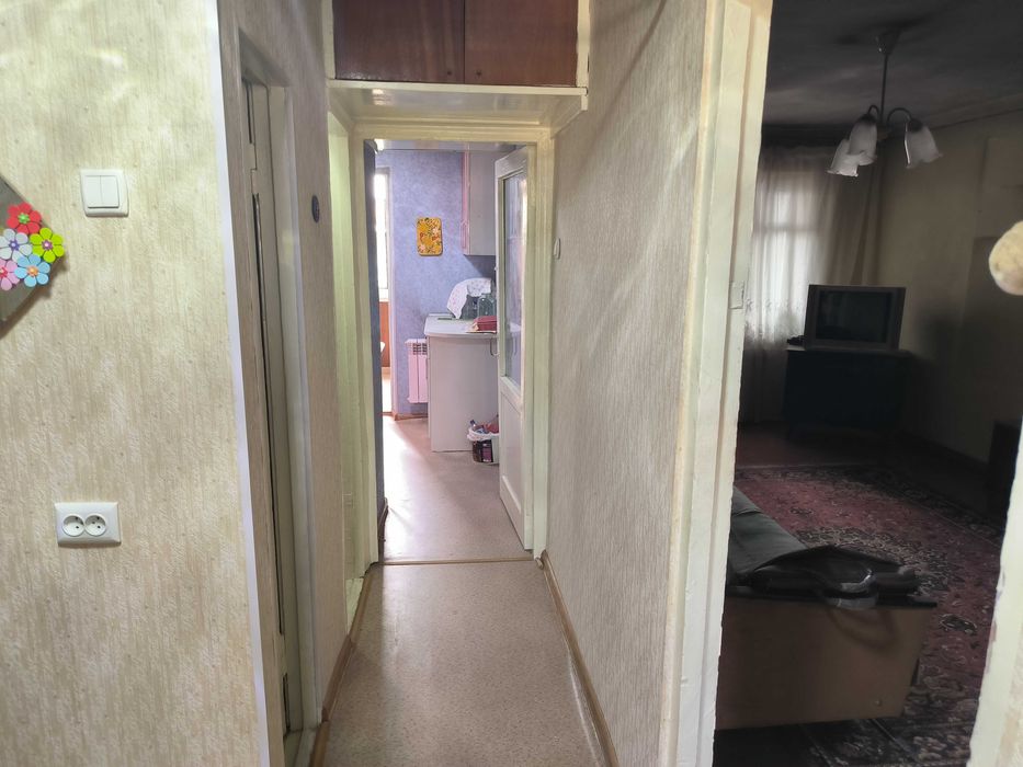 Продается 3 ком квартира Risoviy bozor oldida 3 xona kvartira sotiladi