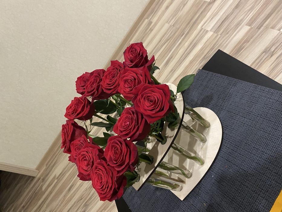 Продам Вазу  для цветов.