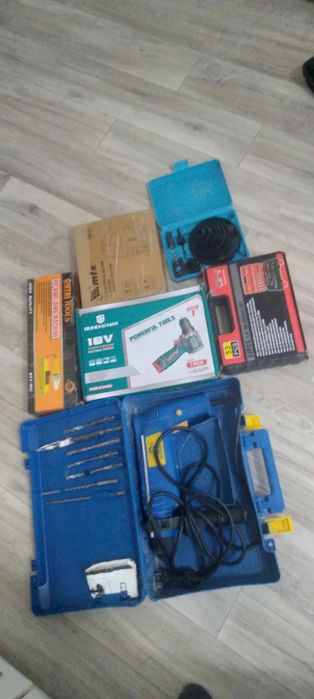 Продаётся Перфоратор и Шуруповерт