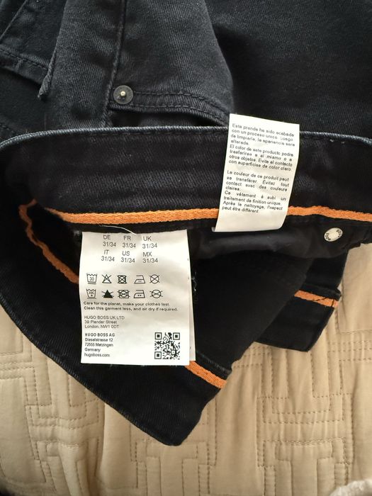 Blugi Boss negru intens