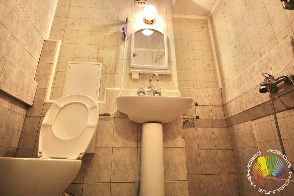 Дава се под наем Двустаен апартамент в Бургас, Славейков - 70 кв.м за 306 € - Снимка #9