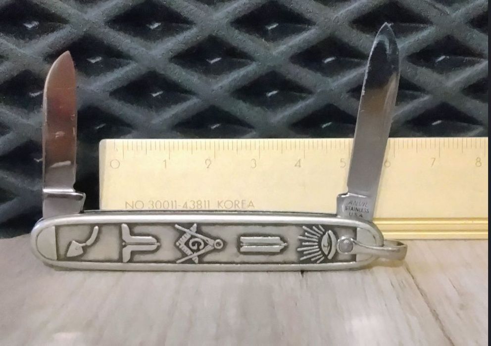 Продам коллекционный ножик Anvil