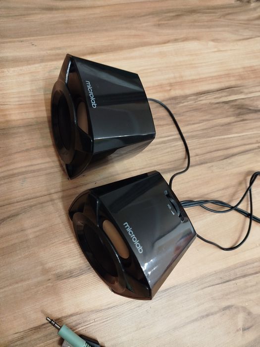 Продам колонки microlab B16