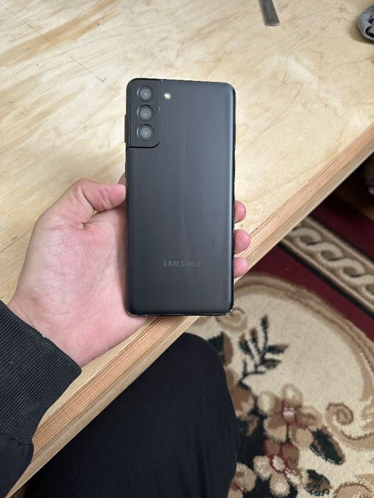 Samsung S21 plus 5g  xolati zor aybi yoq