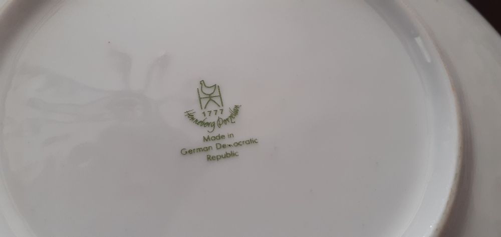 Порцеланов сервиз