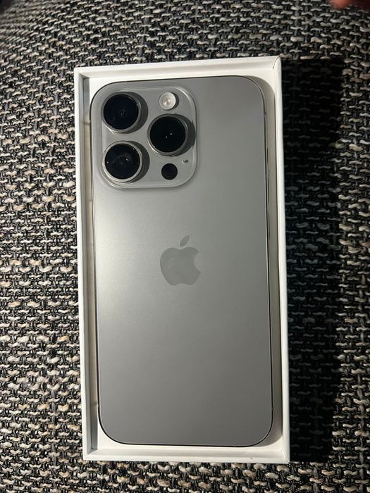 Vand Iphone 15 Pro de 256GB