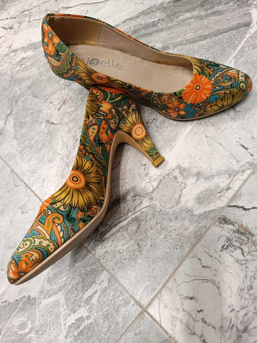Цветные с узором женские туфли