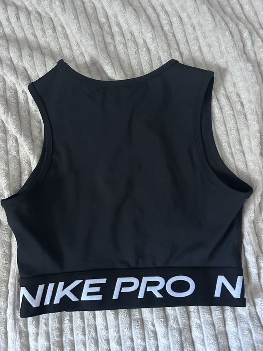 Дамски топ Nike Pro
