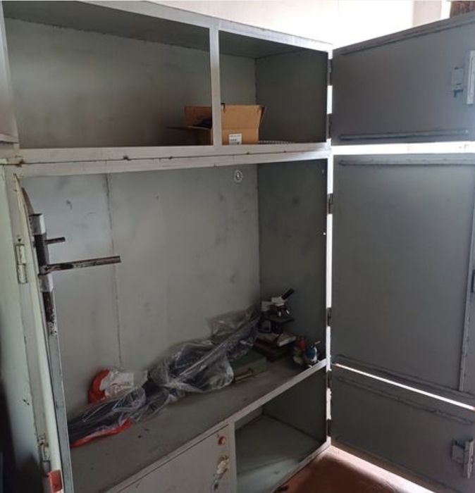 Шкаф сейф железный