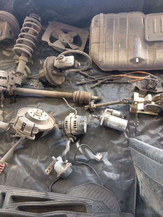 Продам запчасти на ваз 2115