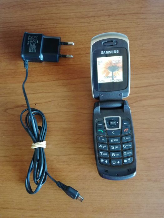 Samsung SGH-C270 телефон с капаче