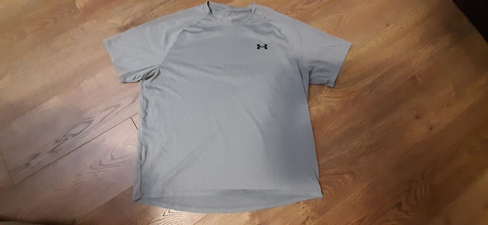 Тениска Under armour L размер