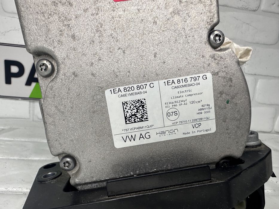 Климатичен компресор VW AUDI 1EA820807C 1EA816797G