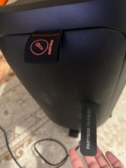 Колонка JBL (с микрофоном)