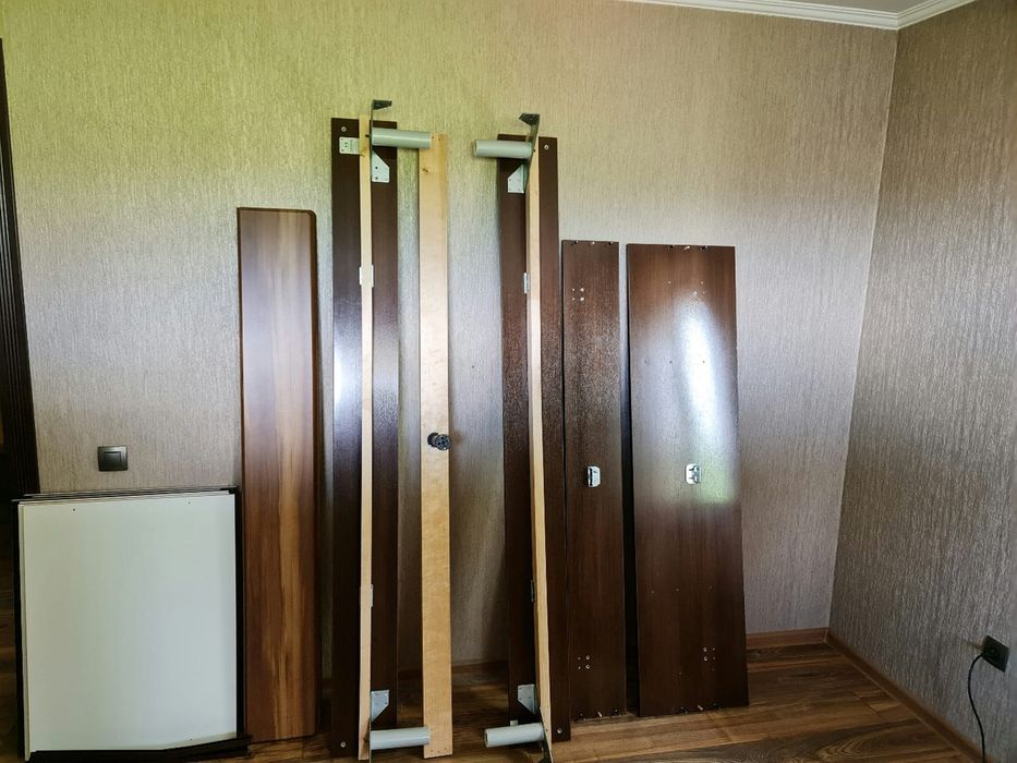 Продам двухспальную кровать.