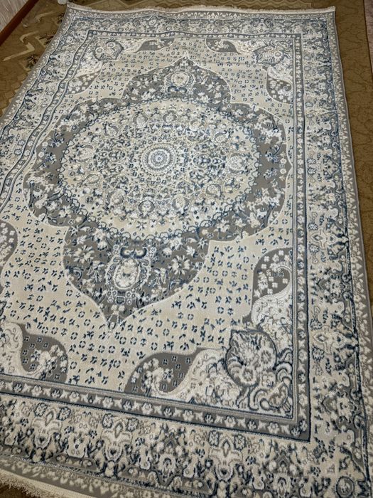 Абсолютно новый ковер