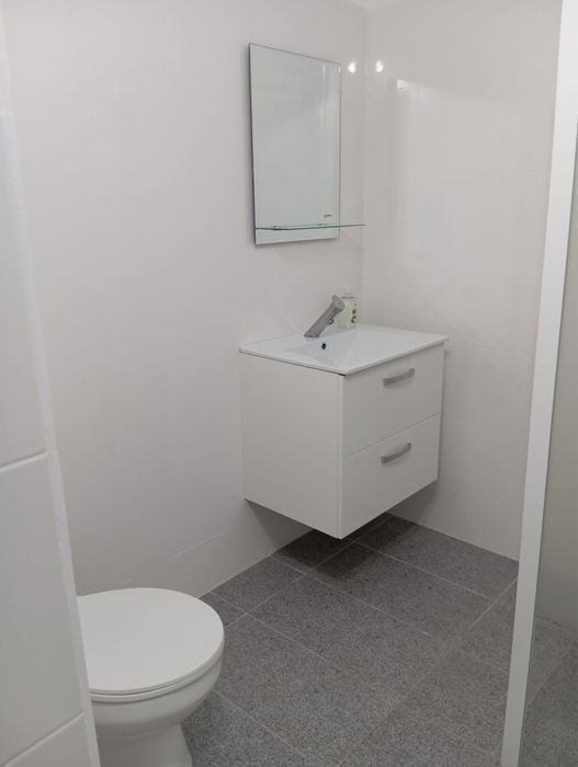 Dau in chirie ap 2 camere decebal
