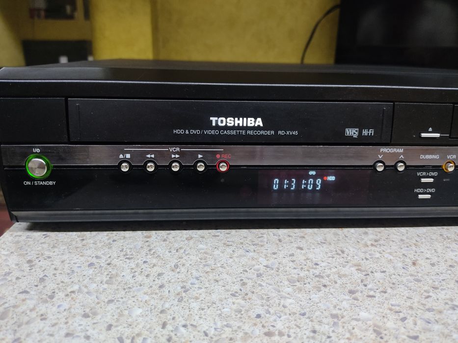 Toshiba DVD HDD VHS recorder