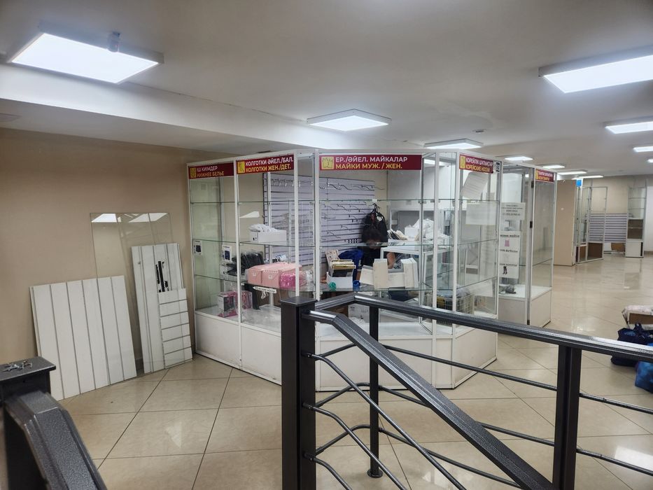 Продам витрину стекло