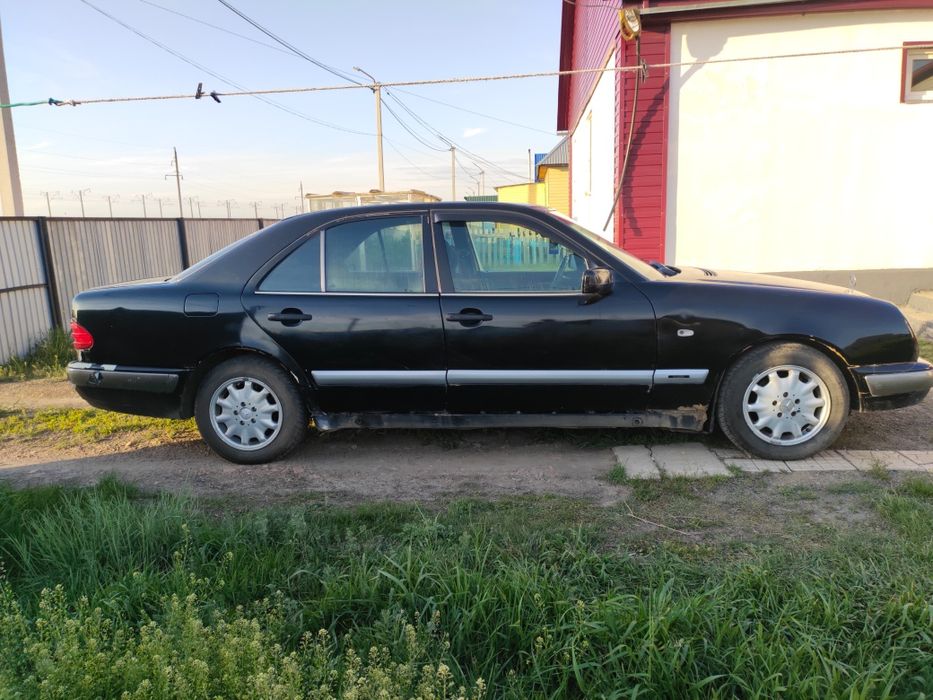 Продам мерседес 210