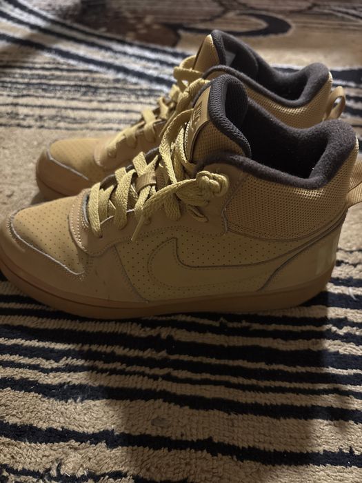 Nike Court Borough MID 37,5