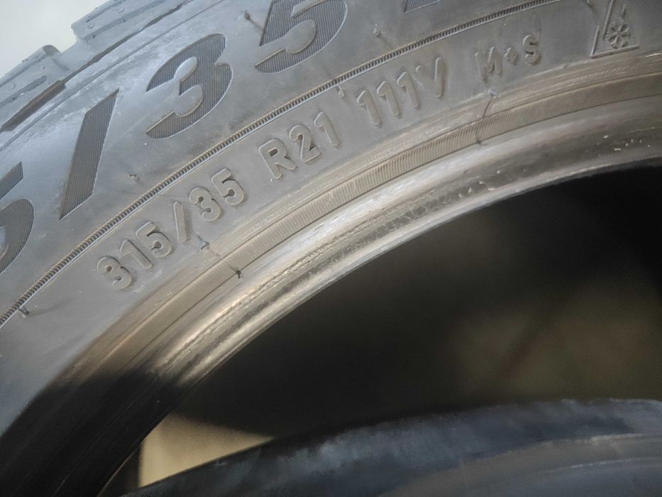 2бр.зимни гуми 315/35/21 Pirelli