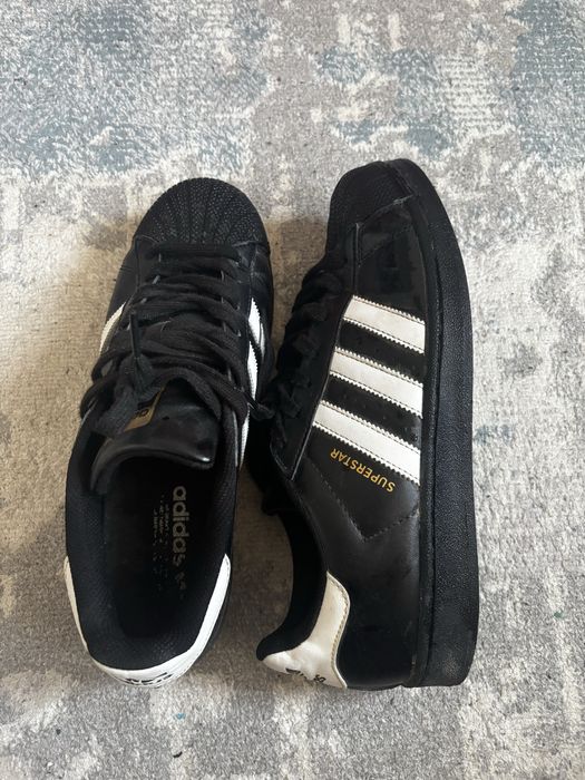 Продам adidas superstar