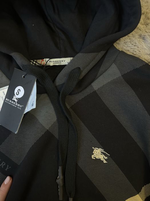 Суитчъри Balenciaga и Burberry