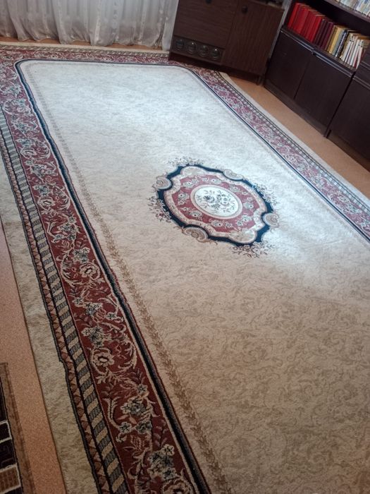 Большой ковер б.у.