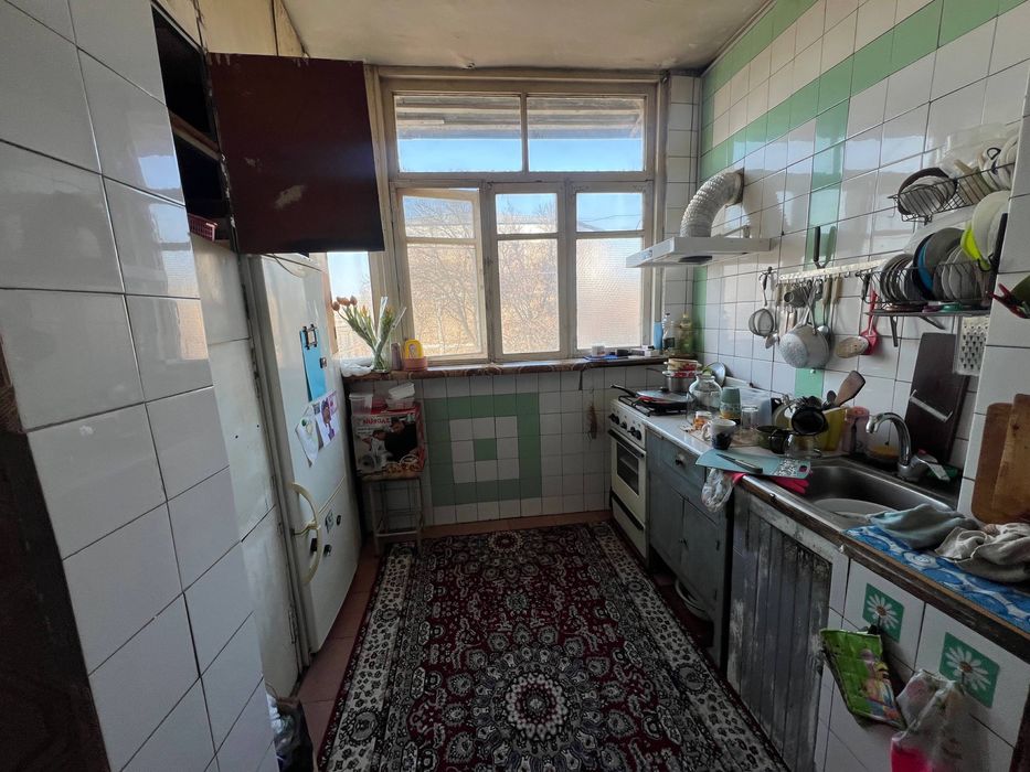 Сотилади 4/3/4 Коракамиш 2/4