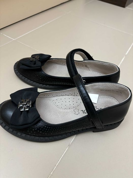 Продам туфли на девочку