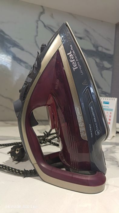 Продам б/у утюг Tefal