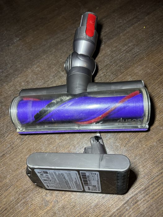 Dyson V10 perie motorizata si acumulator originale