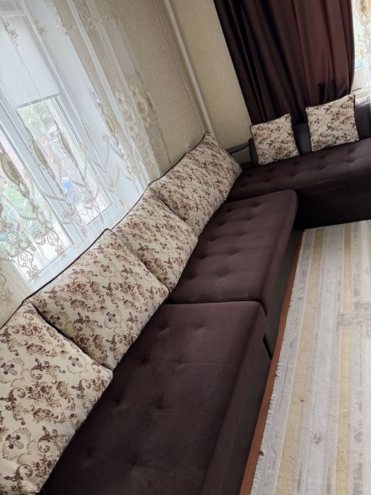 Диван сатылады срочно