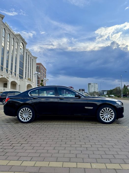 BMW Seria 7 F01 2011 730d
