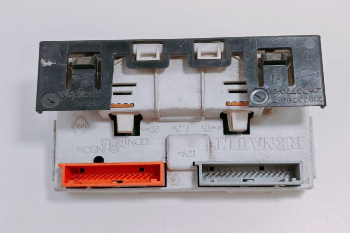 Display bord 216737697 Renault Master a 2-a generatie seria