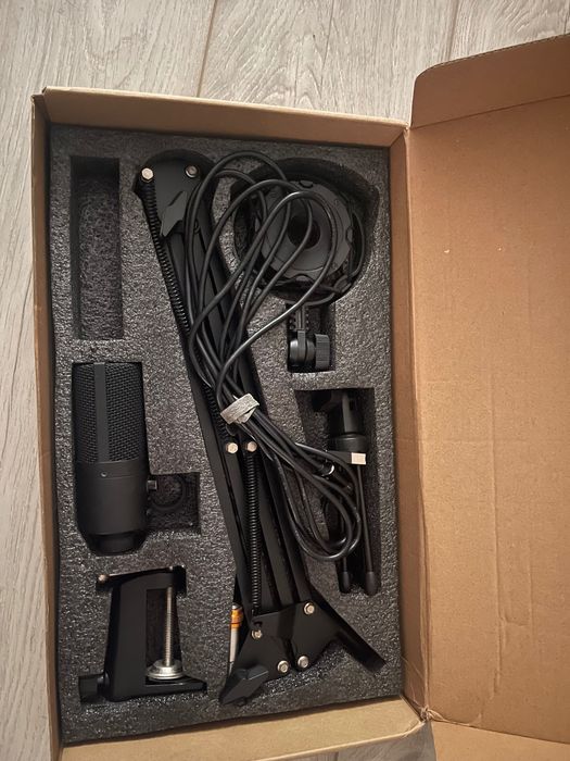 Продам микрофон Fifine T669B