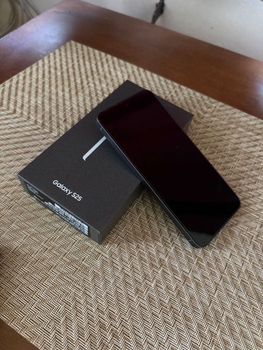 Продавам Samsung Galaxy S25 128GB – КАТО НОВ