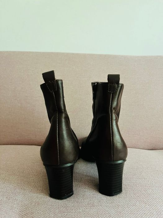 Botine vintage maro din piele naturala cu toc si varf patrat