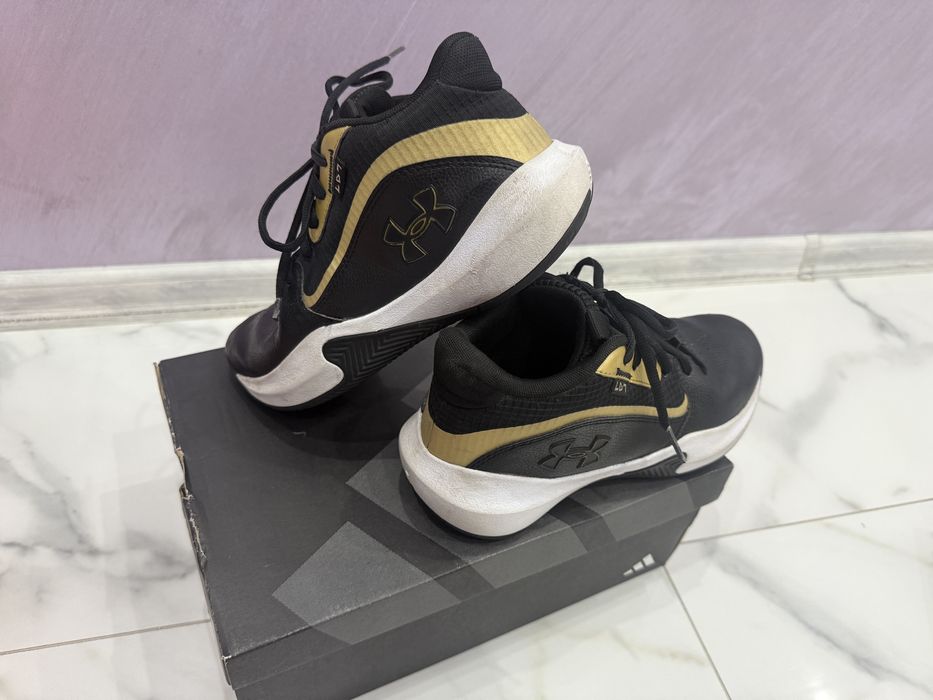 Кожени крцове Under Armour