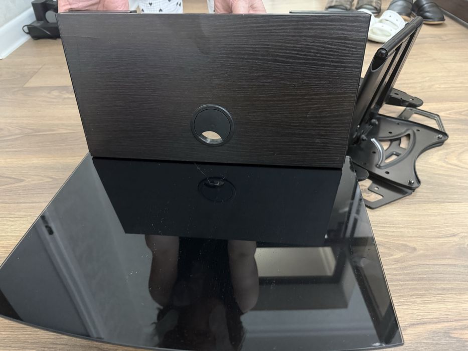 Кронштейн с полкой подставкой