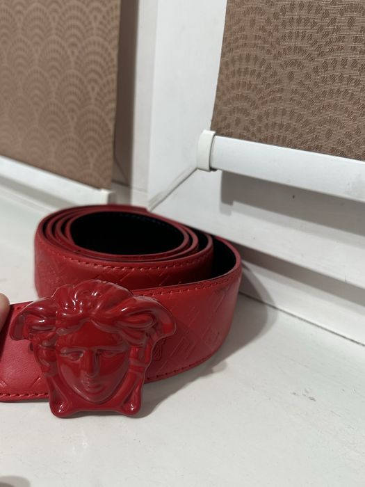 Ремень версачи красный