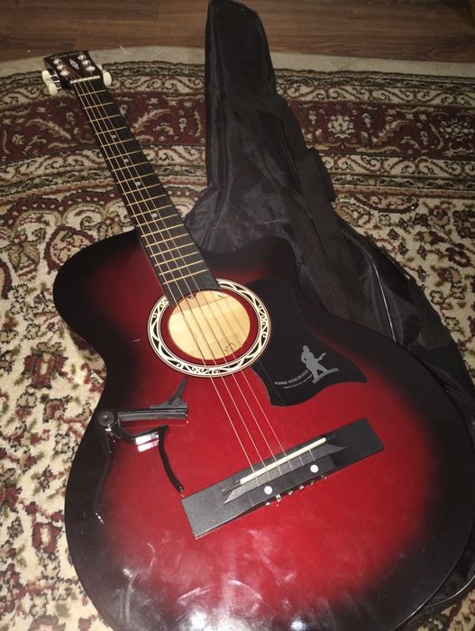 Гитара акустическая